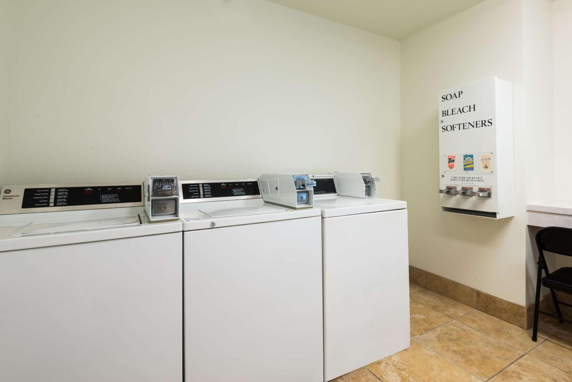 Larkspur Landing Extended Stay Suites St Louis Riverport Maryland Heights Exterior photo